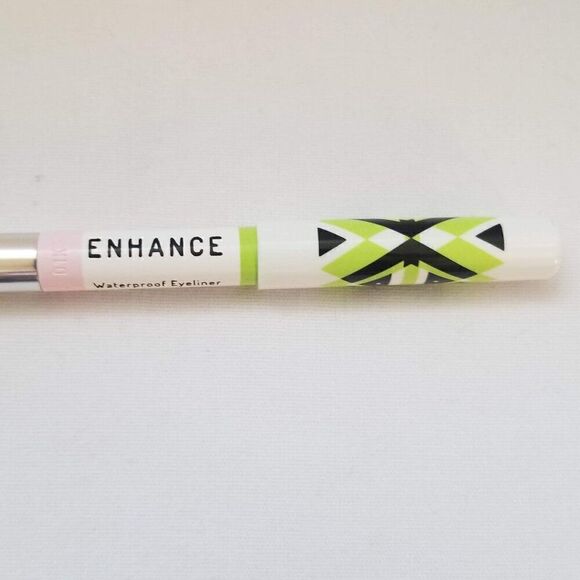 Arrow Enhance Waterproof Eyeliner + Brightener - Picture 3 of 4